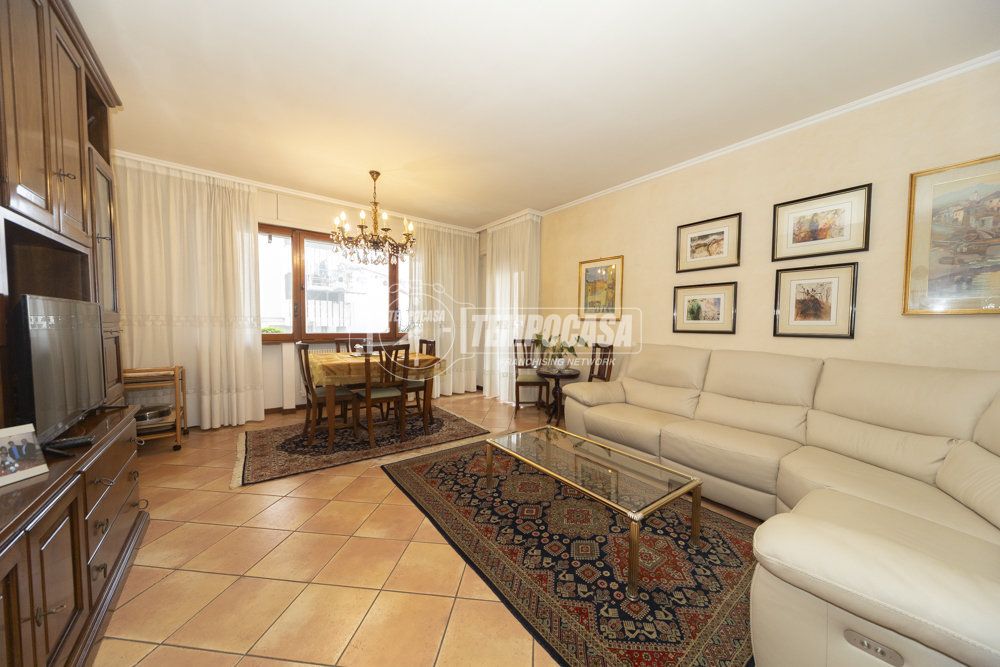 QUADRILOCALE VENDITA PERUGIA MONTELUCE