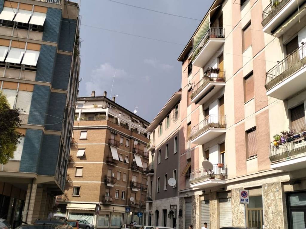NEGOZIO VENDITA TERNI CENTRO STORICO