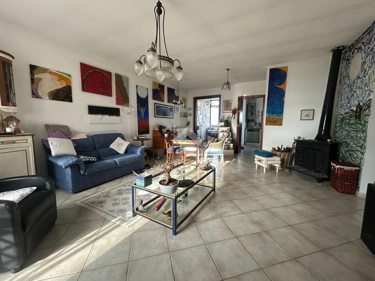 PORZIONE DI CASA VENDITA MONTECASTRILLI CASTELTODINO