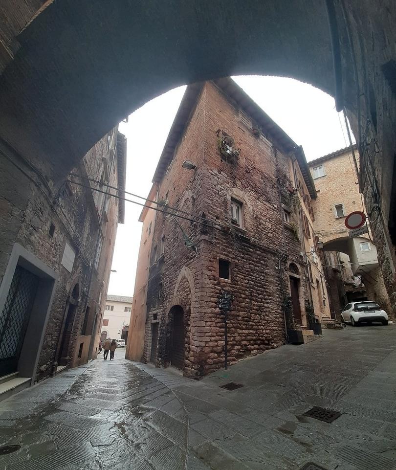 MONOLOCALE VENDITA PERUGIA CENTRO STORICO