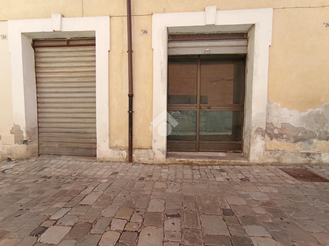 MAGAZZINO VENDITA TERNI CENTRO STORICO