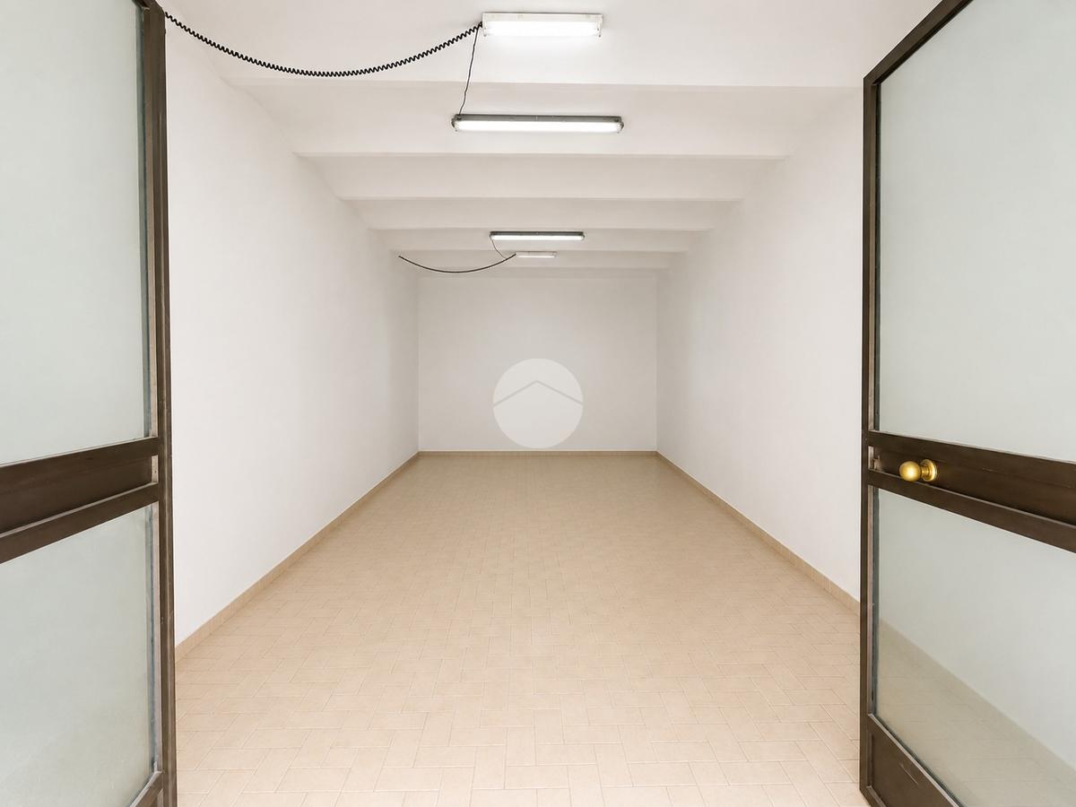 MAGAZZINO VENDITA TERNI CENTRO STORICO