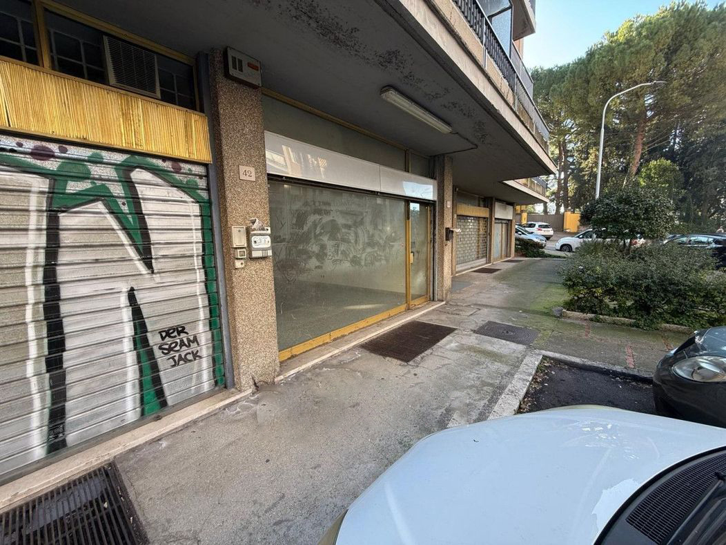 NEGOZIO VENDITA PERUGIA SEMICENTRO