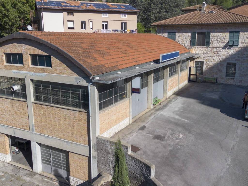 CAPANNONE VENDITA PERUGIA ZONA CORTONESE
