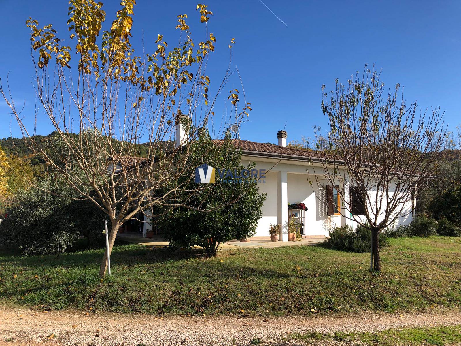 VILLA VENDITA DERUTA