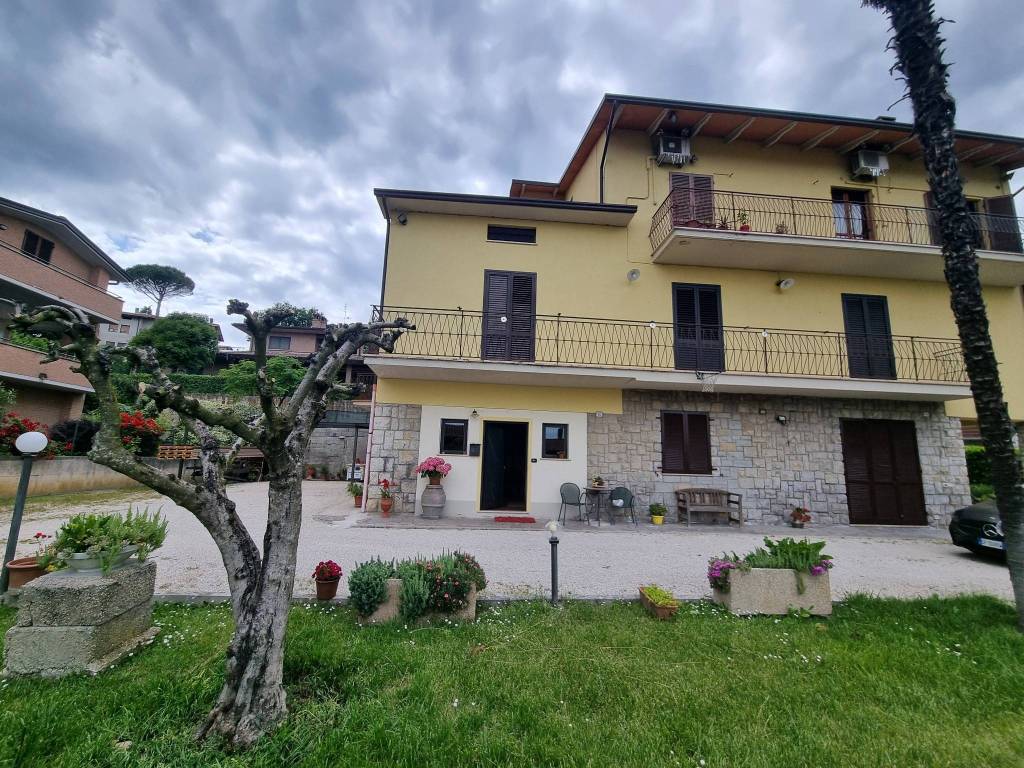 VILLA BIFAMILIARE VENDITA PERUGIA VILLA PITIGNANO