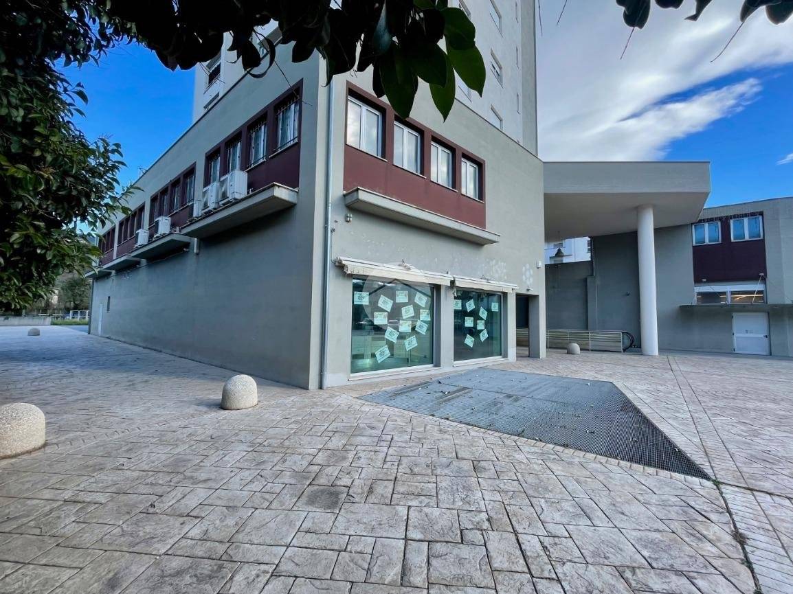NEGOZIO AFFITTO TERNI BORGO BOVIO