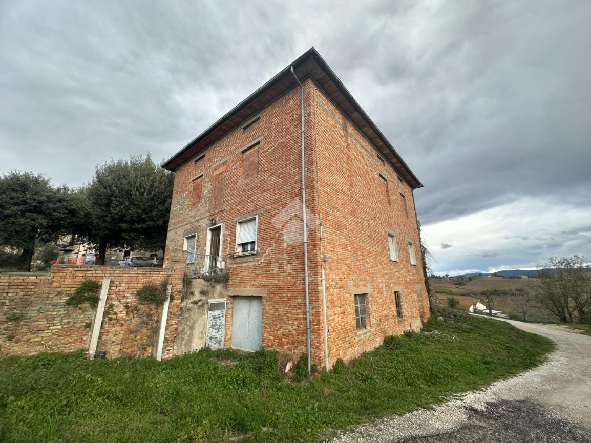 CASA INDIPENDENTE VENDITA MONTECASTRILLI FARNETTA