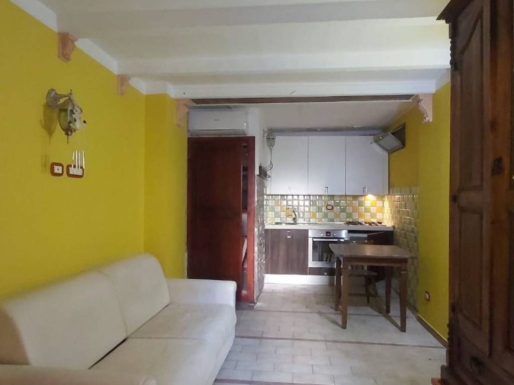 MAGAZZINO AFFITTO PERUGIA ZONA FILOSOFI