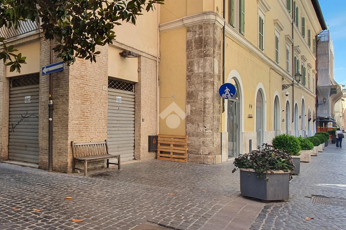 NEGOZIO VENDITA TERNI CENTRO STORICO