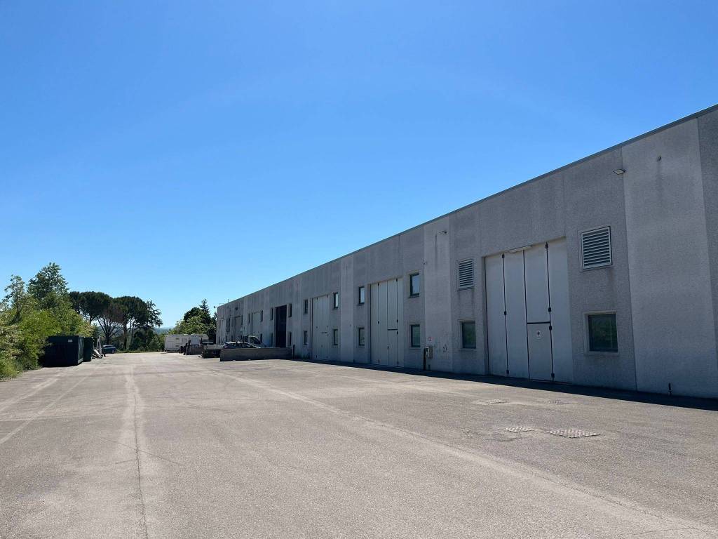 CAPANNONE VENDITA PERUGIA PONTE SAN GIOVANNI