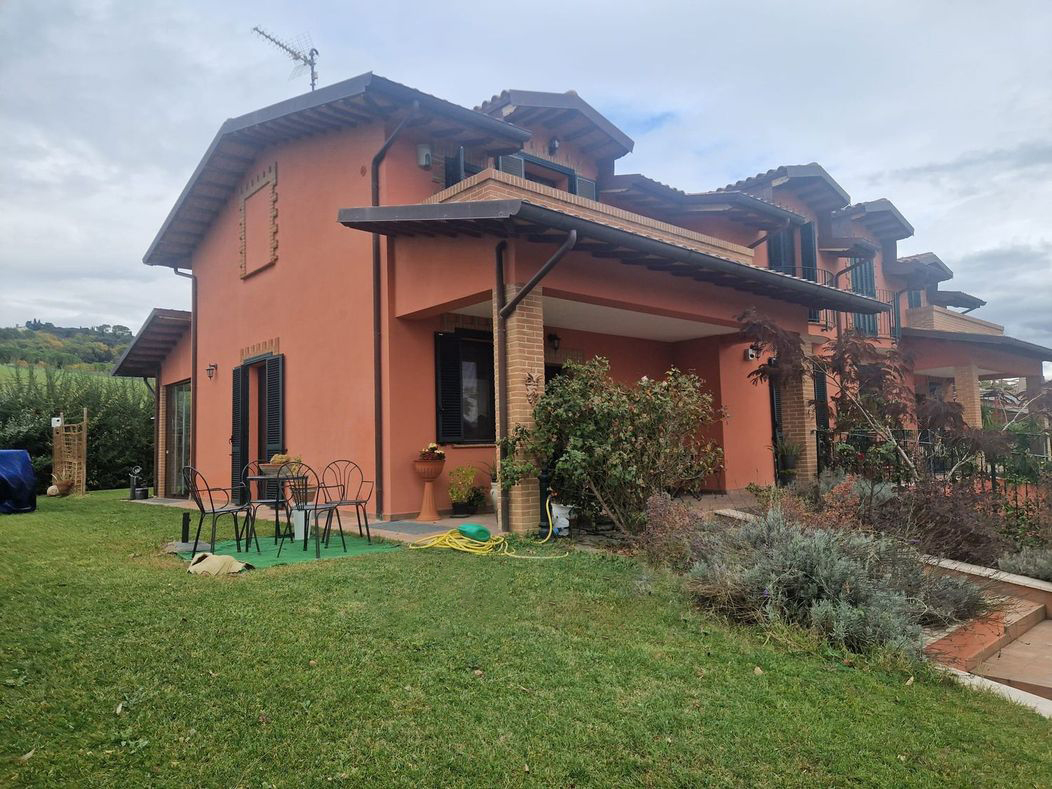 VILLA PORZIONE VENDITA PERUGIA BALANZANO