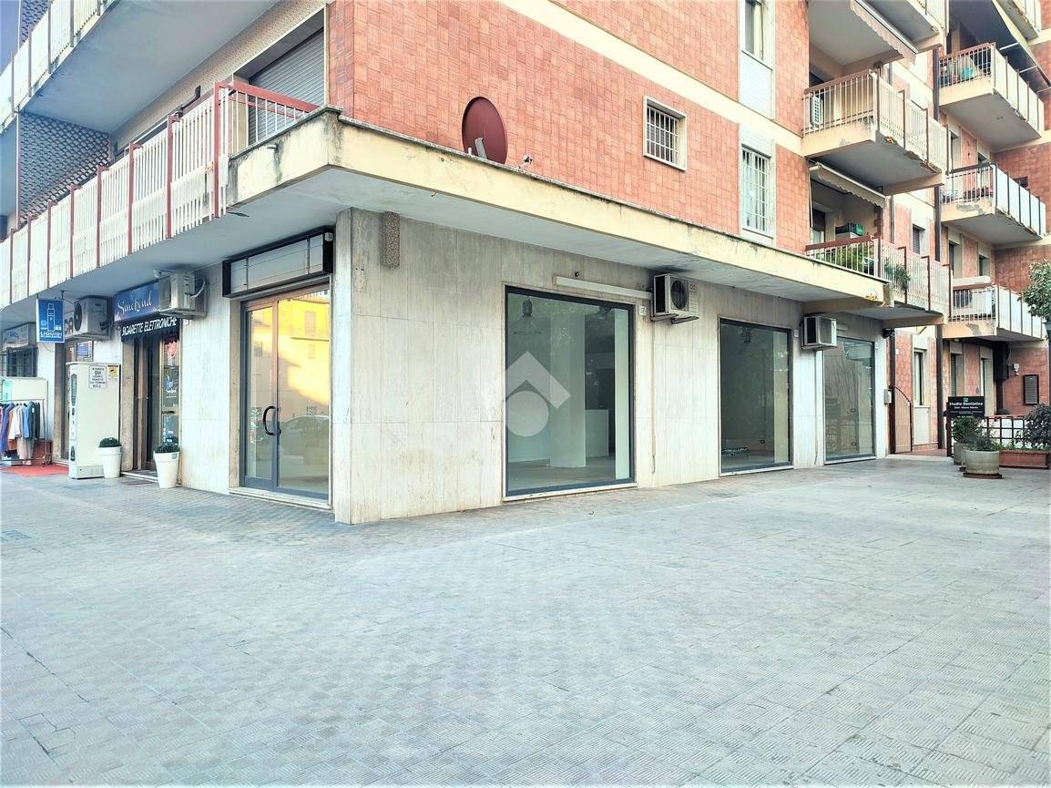 NEGOZIO VENDITA PERUGIA PONTE SAN GIOVANNI