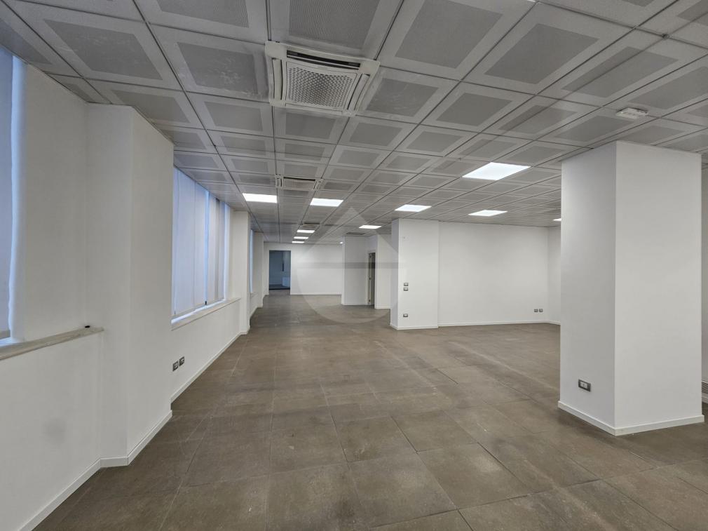 NEGOZIO AFFITTO PERUGIA CENTRO STORICO
