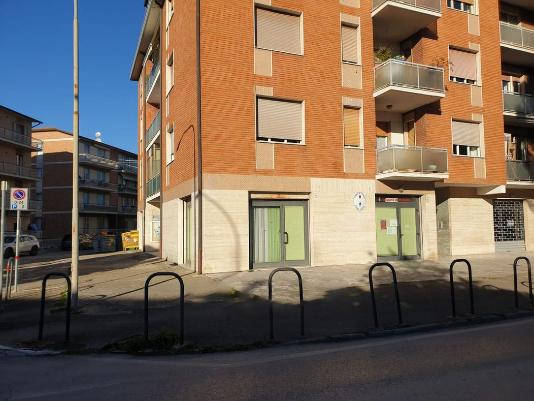 NEGOZIO AFFITTO PERUGIA PONTE SAN GIOVANNI