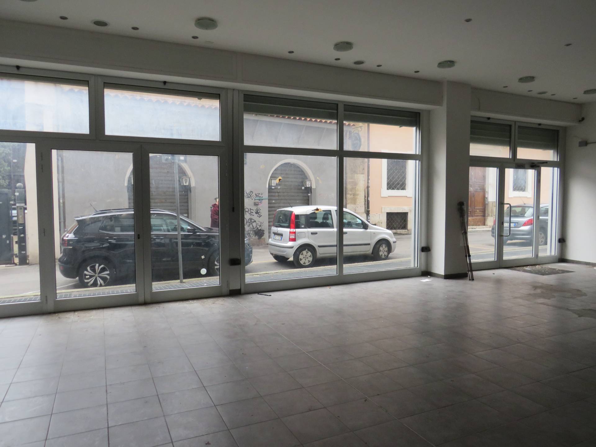NEGOZIO VENDITA TERNI CENTRO STORICO