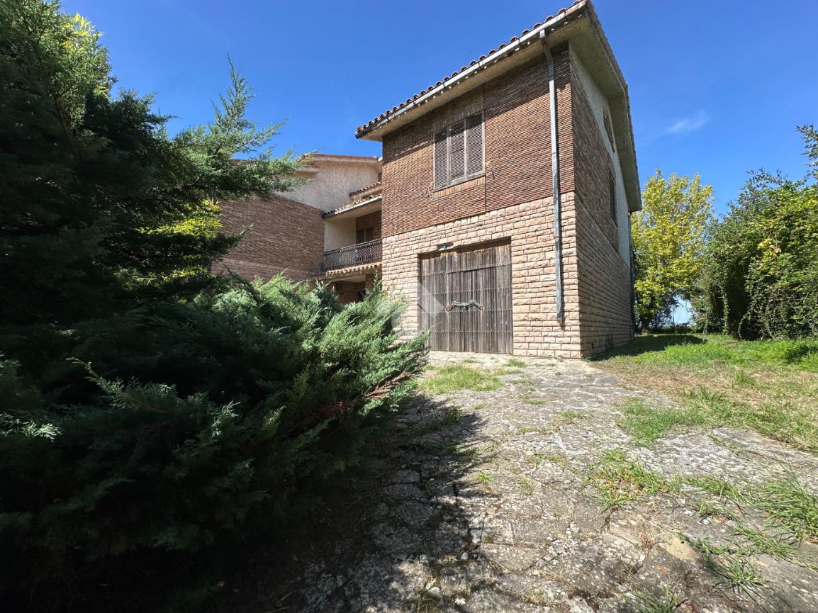 CASA INDIPENDENTE VENDITA MONTECASTRILLI