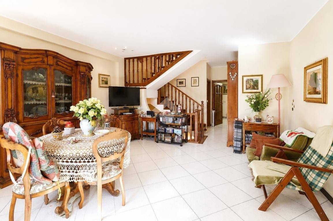 VILLA A SCHIERA VENDITA TERNI CESURE VALENZA