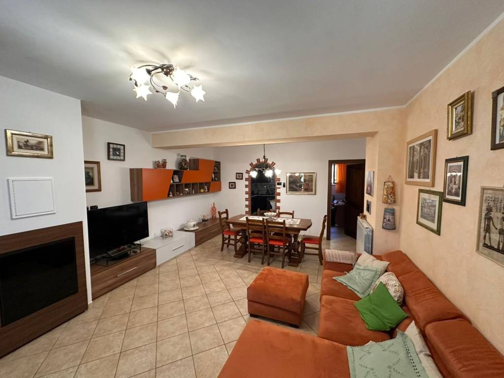 VILLA BIFAMILIARE VENDITA PERUGIA PIANELLO