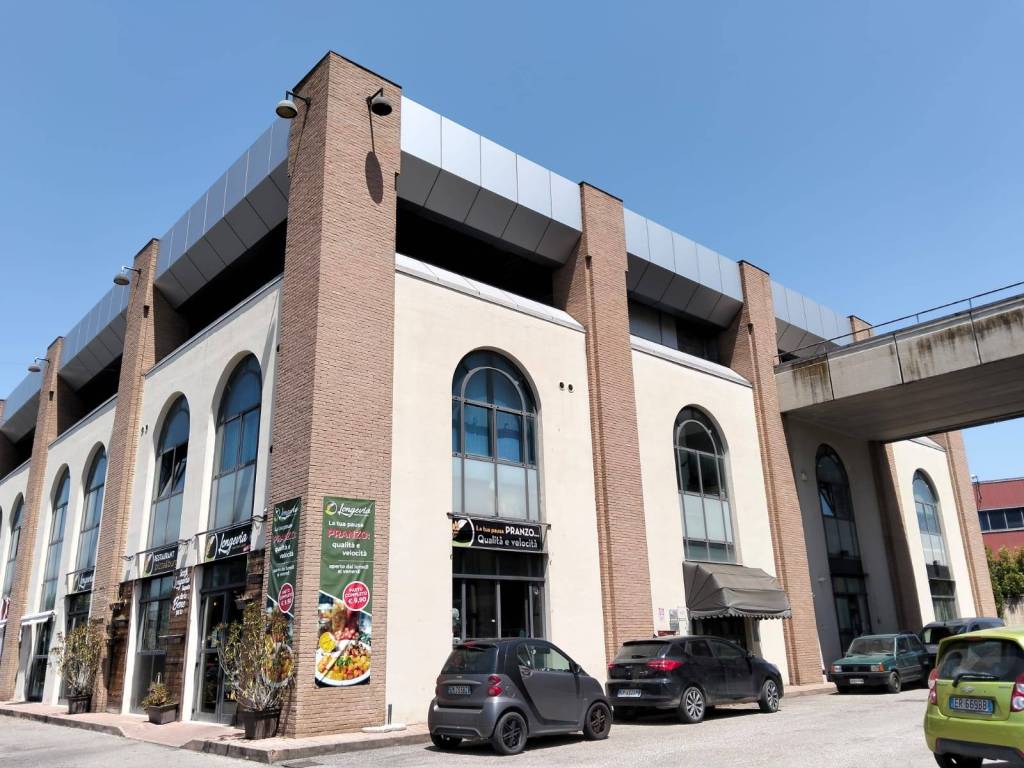 UFFICIO AFFITTO CORCIANO ELLERA