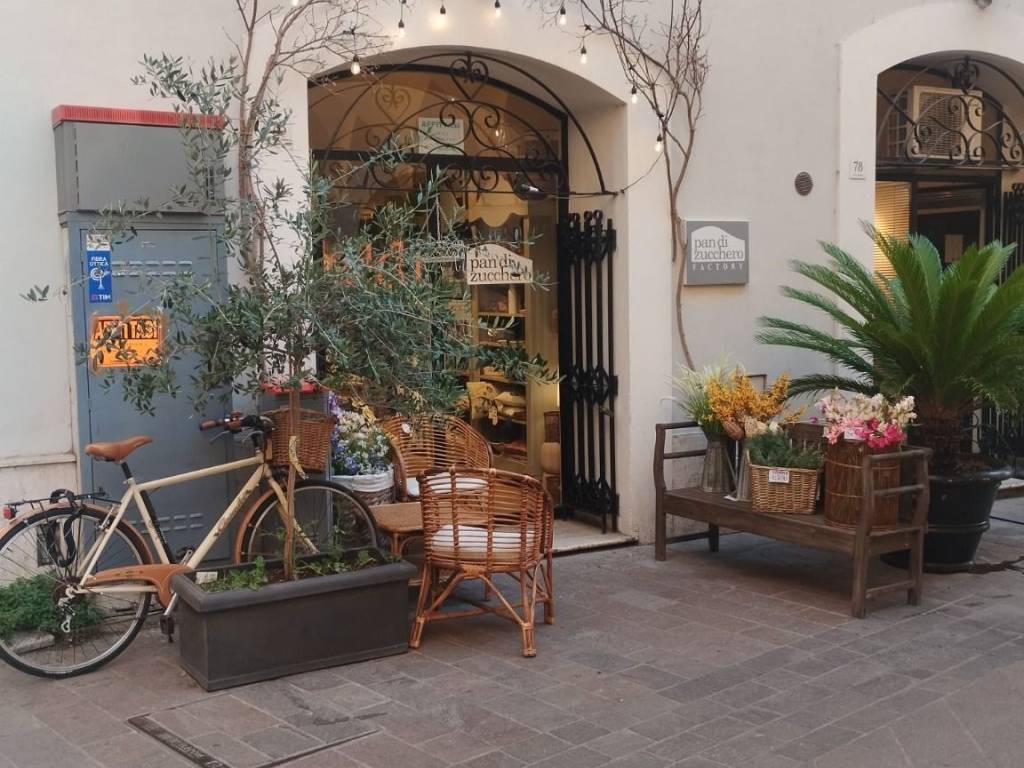 NEGOZIO AFFITTO TERNI CENTRO STORICO