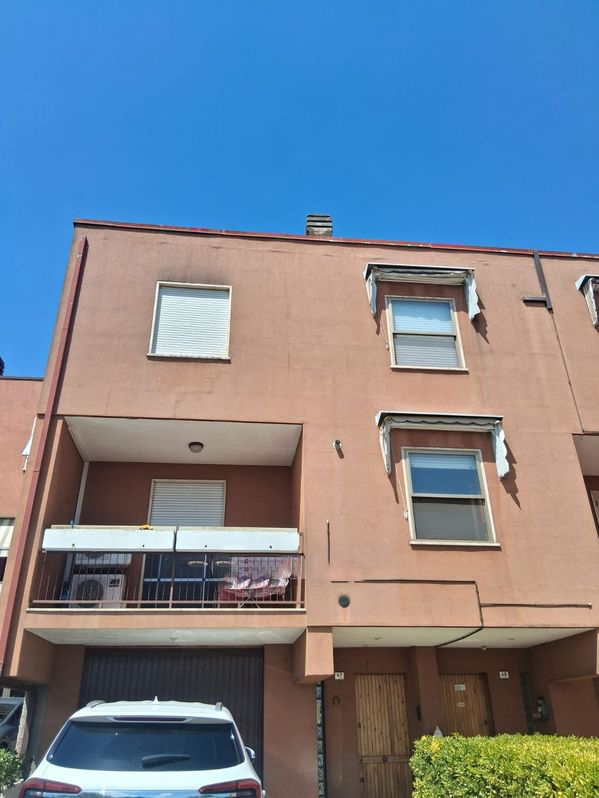 VILLA A SCHIERA VENDITA PERUGIA FERRO DI CAVALLO
