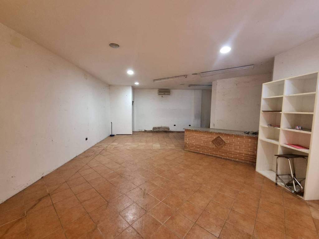 NEGOZIO VENDITA BASTIA UMBRA