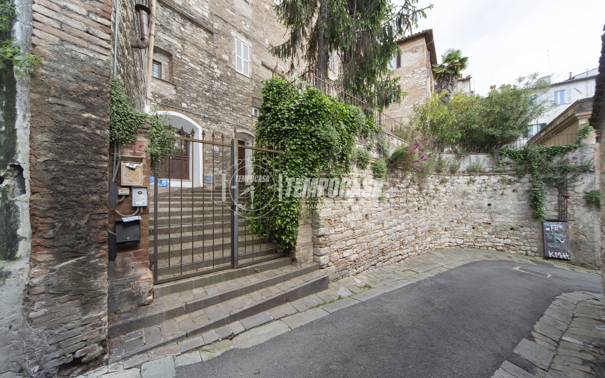 BILOCALE VENDITA PERUGIA CENTRO STORICO