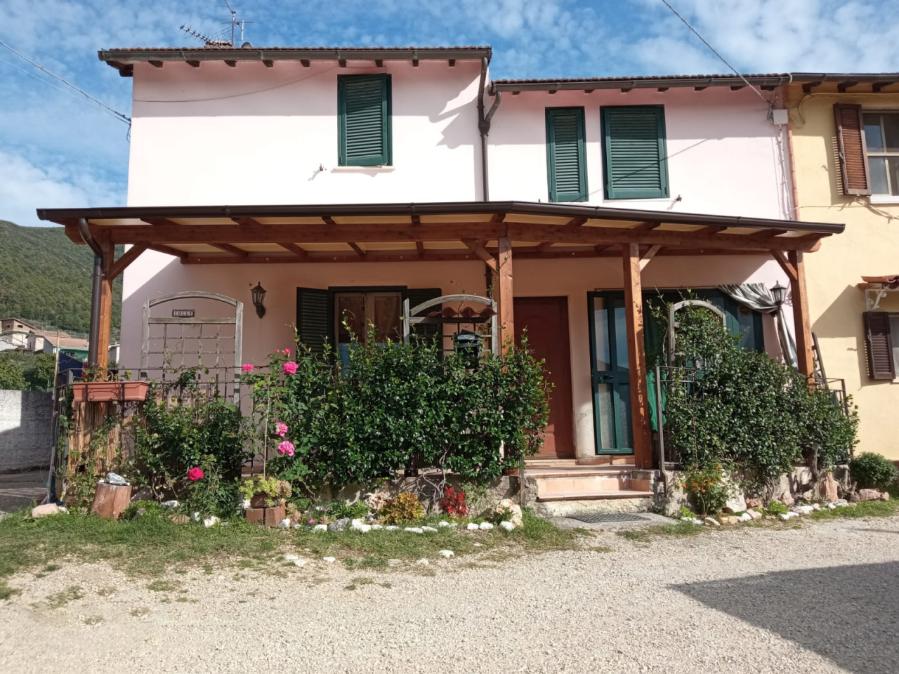 PORZIONE DI CASA VENDITA STRONCONE