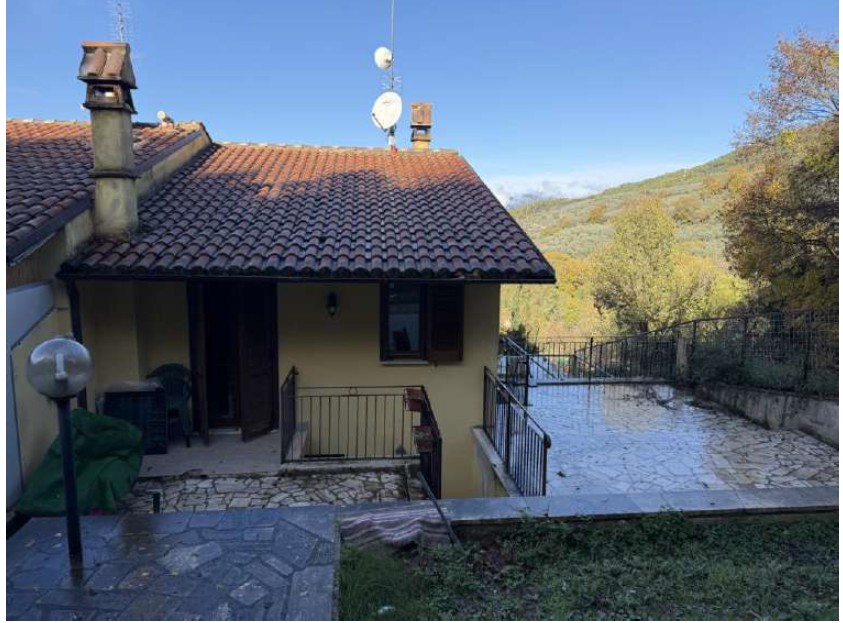 VILLA VENDITA STRONCONE
