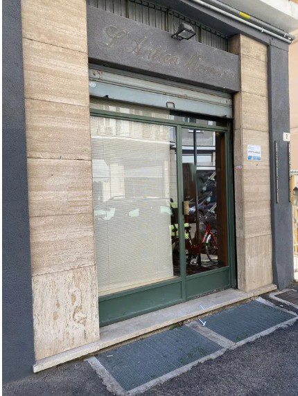 NEGOZIO VENDITA TERNI BATTISTI