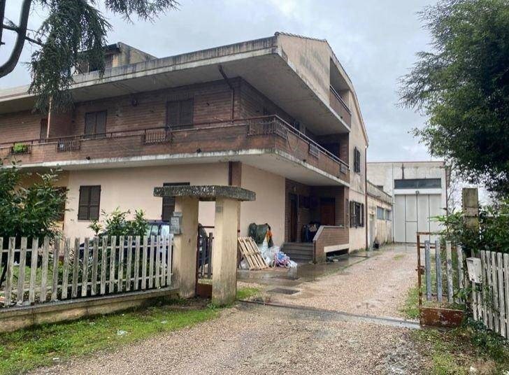 VILLA VENDITA PERUGIA PONTE SAN GIOVANNI