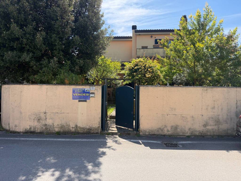VILLA BIFAMILIARE VENDITA FOLIGNO