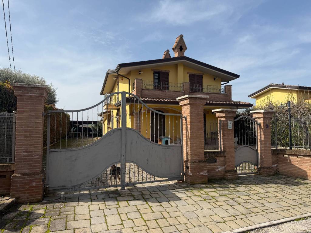 VILLA VENDITA PERUGIA PICCIONE