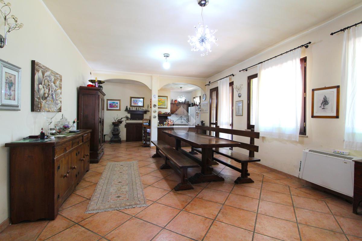 VILLA VENDITA STRONCONE