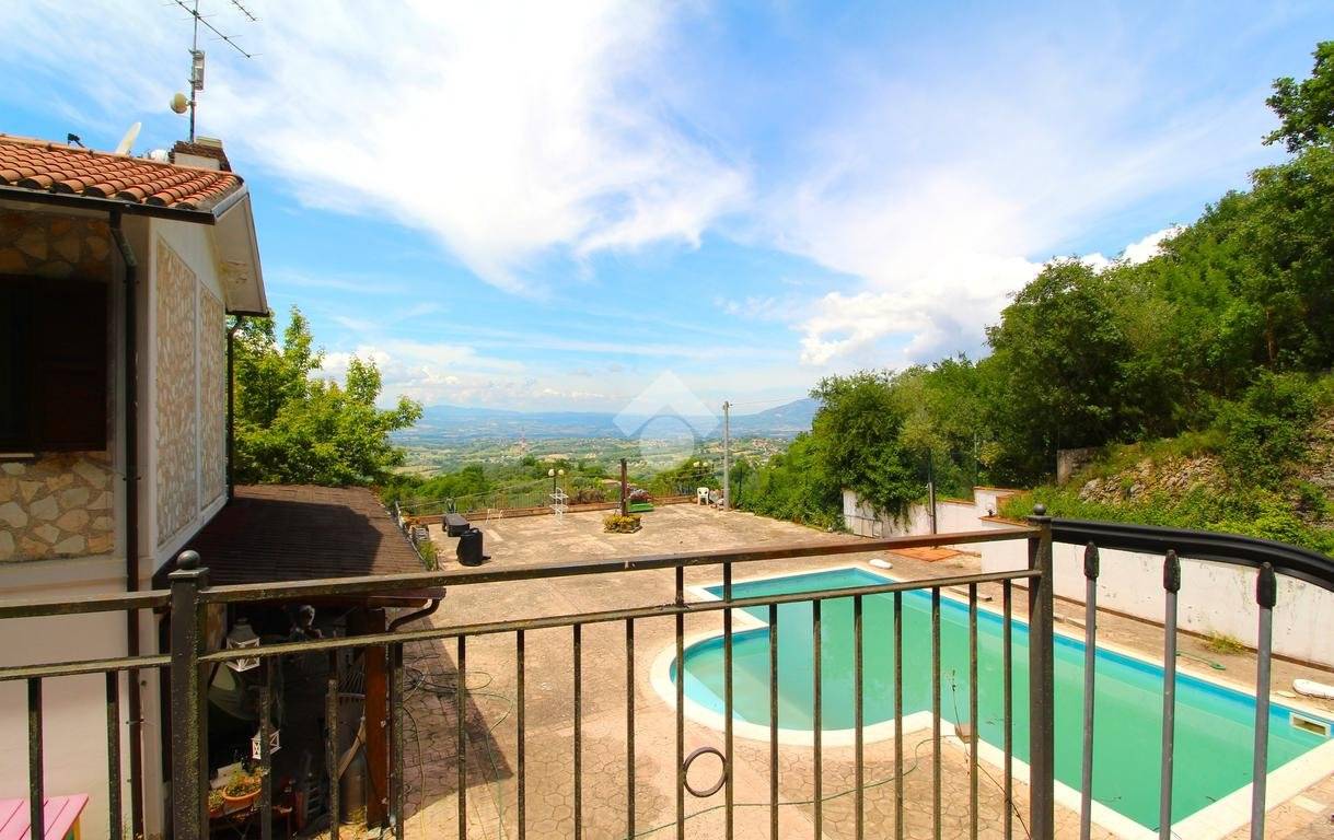 VILLA VENDITA STRONCONE