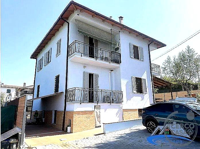CASA INDIPENDENTE VENDITA TERNI TOANO