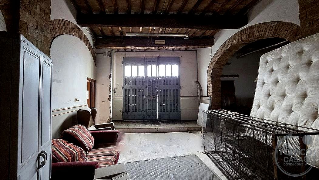 MAGAZZINO VENDITA PERUGIA SANT'ENEA · foto 2