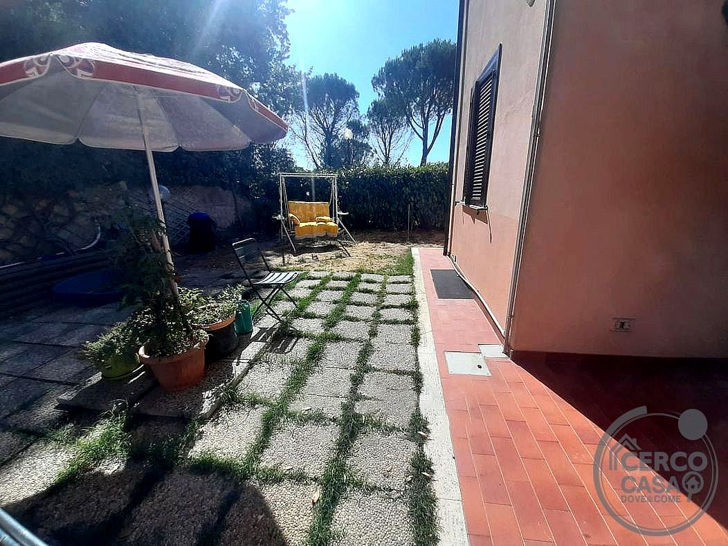 VILLA A SCHIERA VENDITA PERUGIA BOSCO · foto 4
