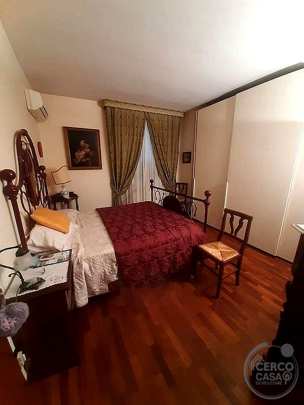VILLA A SCHIERA VENDITA PERUGIA BOSCO · foto 9