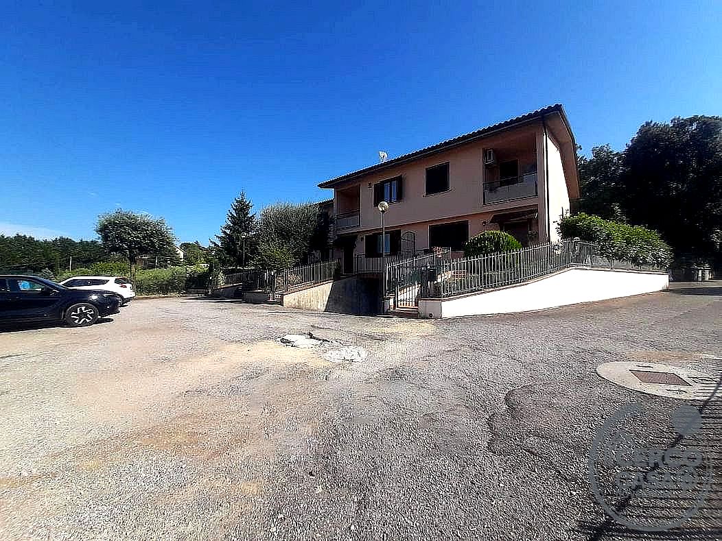 VILLA A SCHIERA VENDITA PERUGIA BOSCO - Perugia