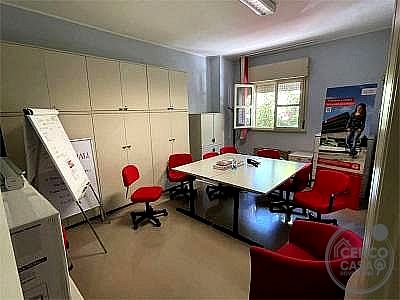 UFFICIO AFFITTO PERUGIA FERRO DI CAVALLO · foto 29