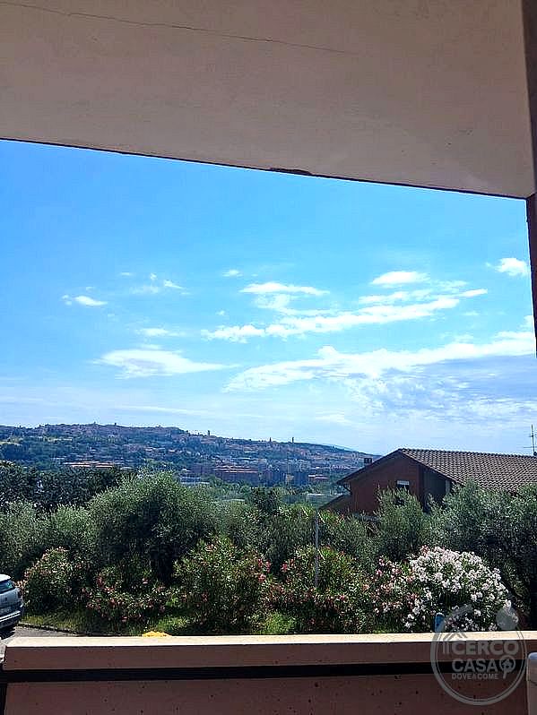 VILLA A SCHIERA VENDITA PERUGIA FERRO DI CAVALLO · foto 3