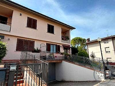 VILLA A SCHIERA VENDITA PERUGIA FERRO DI CAVALLO · foto 33