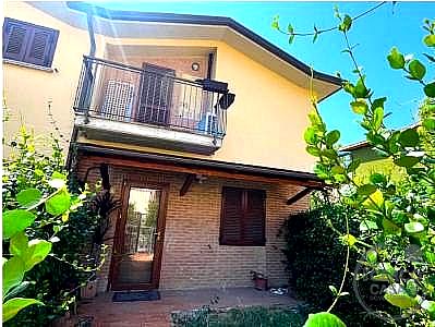 VILLA A SCHIERA VENDITA PERUGIA FERRO DI CAVALLO · foto 38