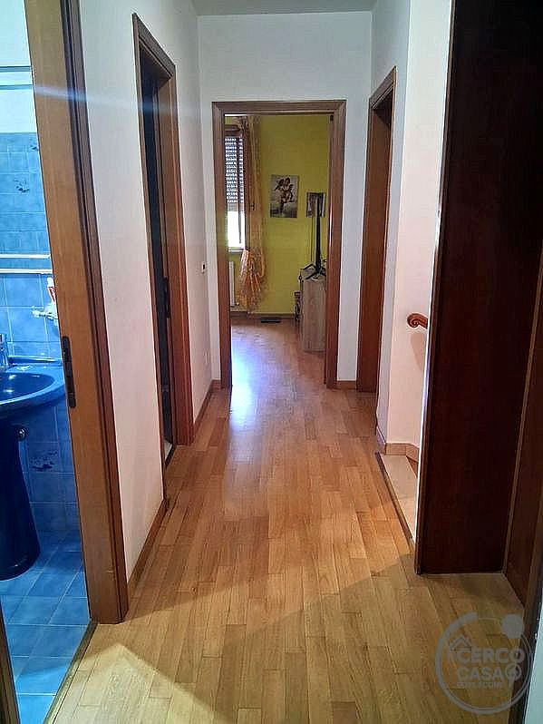 VILLA A SCHIERA VENDITA PERUGIA FERRO DI CAVALLO · foto 7