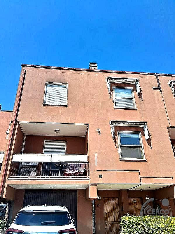 VILLA A SCHIERA VENDITA PERUGIA FERRO DI CAVALLO - Perugia
