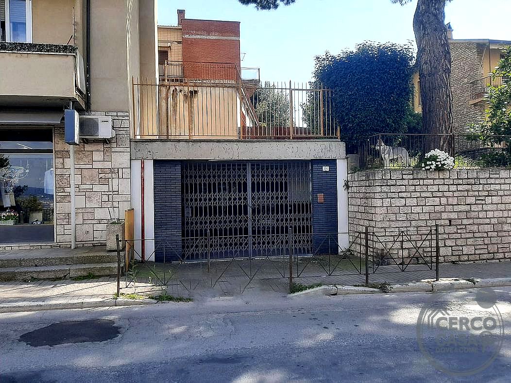 PALESTRA VENDITA PERUGIA ZONA FILOSOFI · foto 4