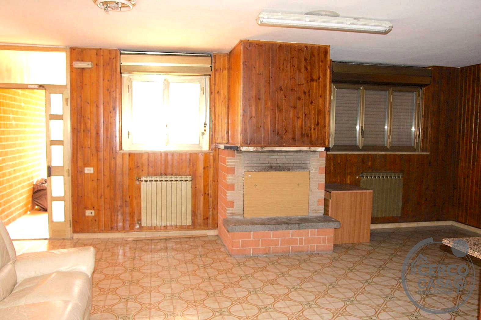 VILLA A SCHIERA VENDITA TERNI GABELLETTA · foto 4