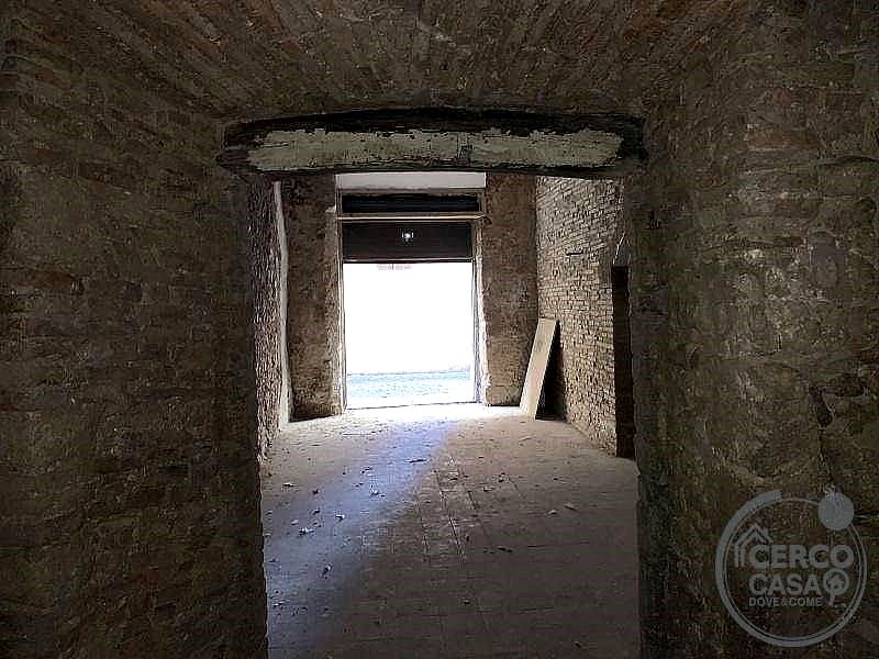 MAGAZZINO VENDITA TERNI CENTRO STORICO · foto 9